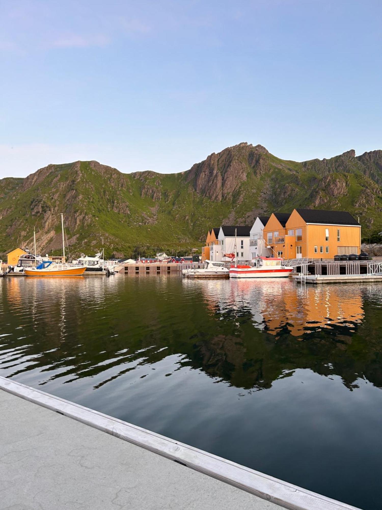#Lofoten Leilighet Ved Sjoen Ballstad Extérieur photo